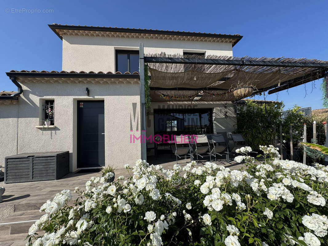 Maison 121 m² à Laudun-L'ardoise  - photo 3