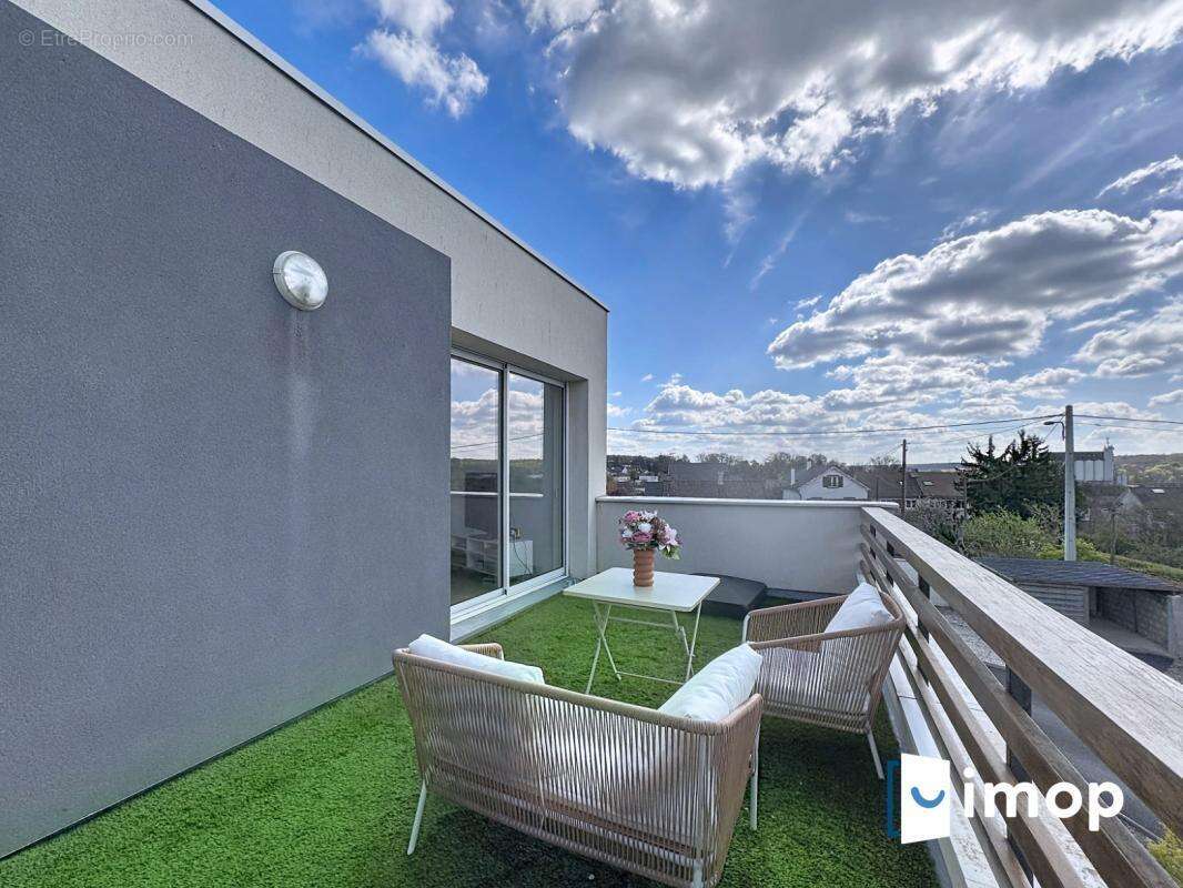 Appartement à VAUX-LE-PENIL