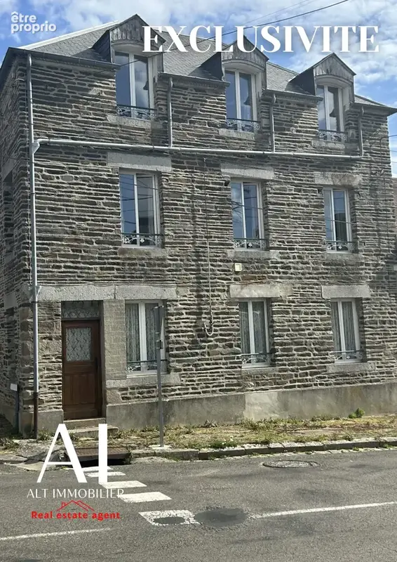Maison à LA LANDE-DE-LOUGE