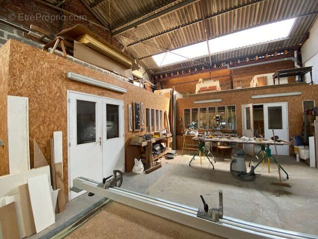 Commerce à HEROUVILLE-SAINT-CLAIR