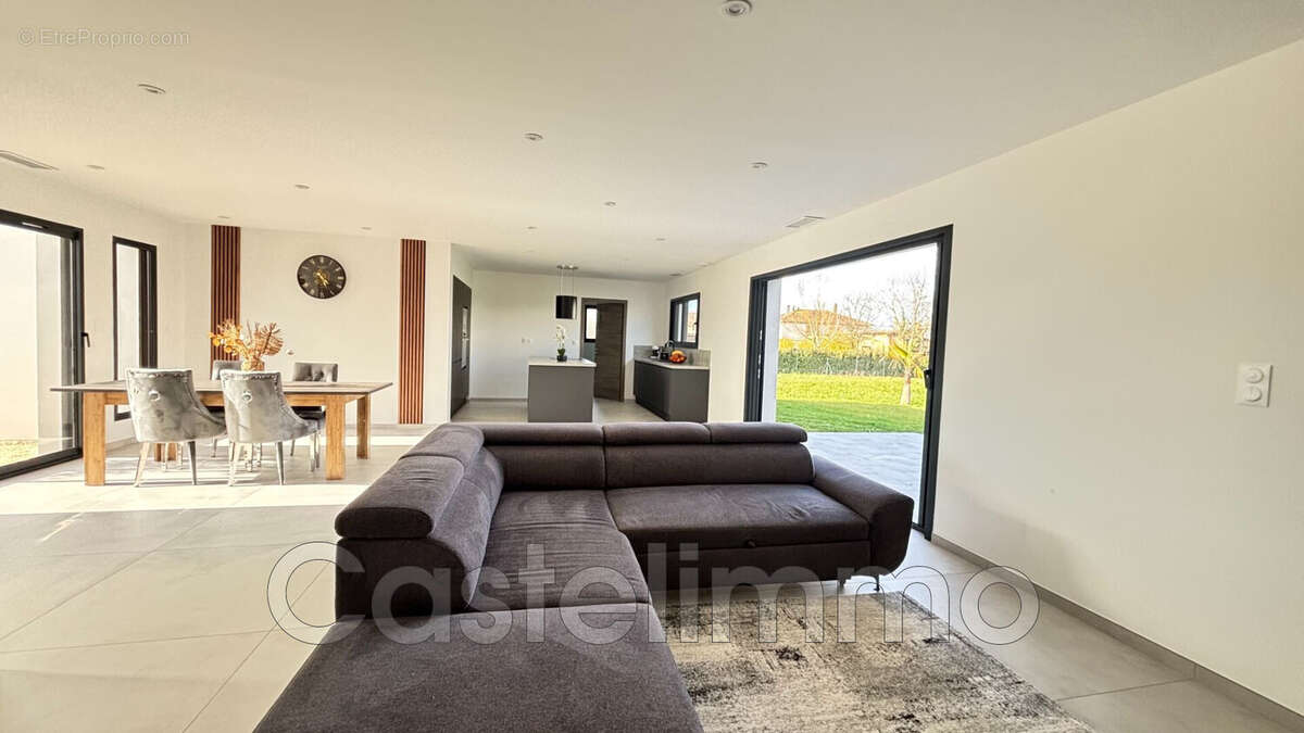 Maison à CASTELSARRASIN