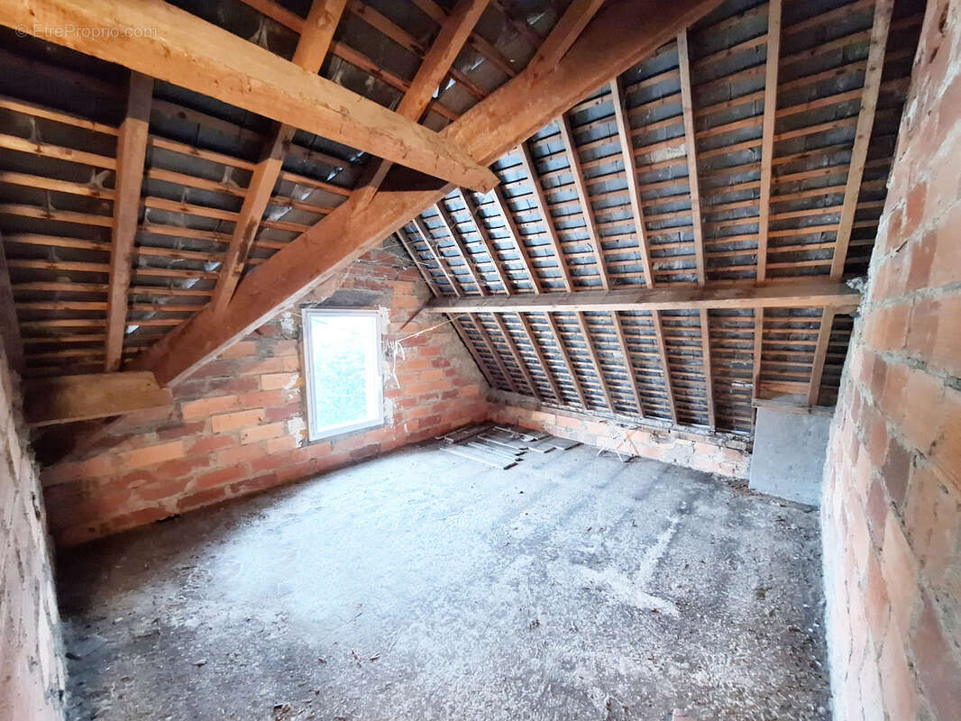 Rare à Pouancé maison de caractère avec dépendances - photo 6
