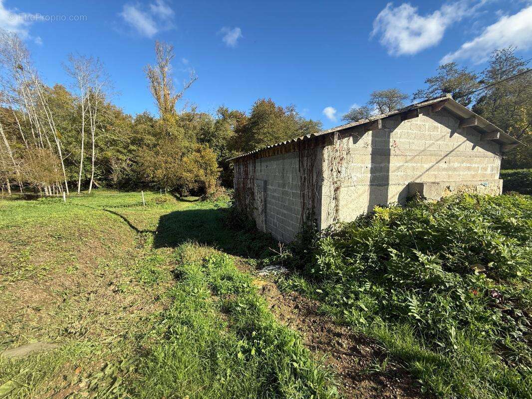 Terrain à SAINT-MAIXANT