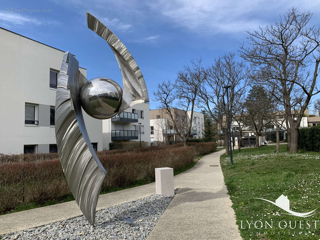 Charbonnières-les-bains au calme rez de jardin de 103m2. - photo 11