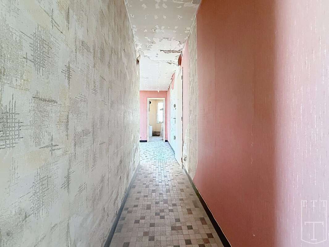 Exclusivite t2 à rénover - photo 8
