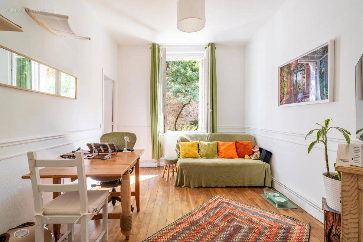 Appartement à PARIS-19E