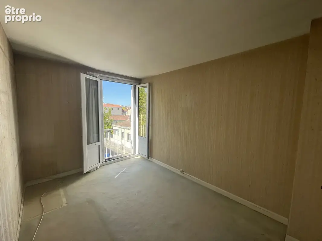 Opportunité! Appartement T4 3 chambres avec Cave secteur Edouard Vaillant / Chartrons - photo 9