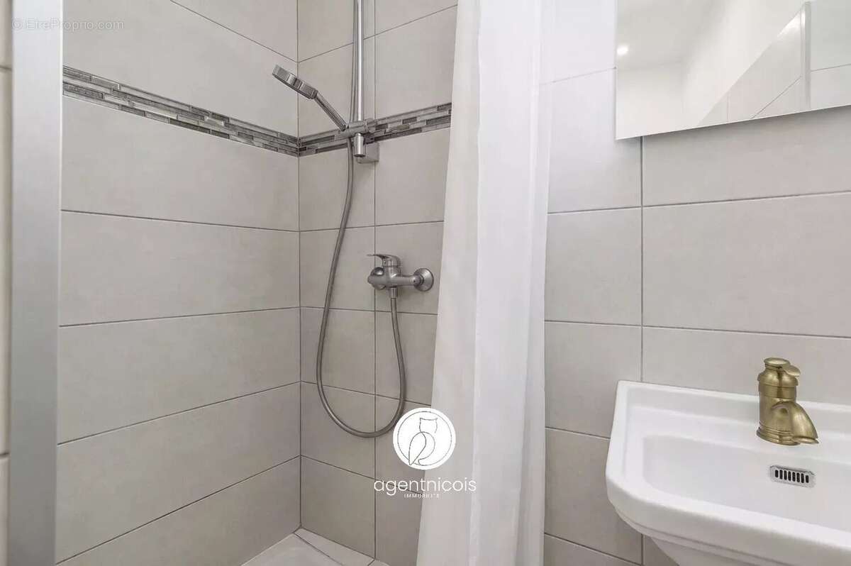 Nice // Centre-Ville : 2 pièces / Bon état / Investissement locatif - photo 7