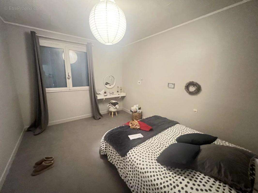 ENTREPOT AUCH 800 M2 plus maison 200 M2 - photo 9