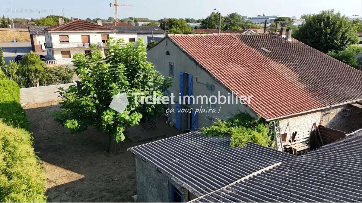 Maison t3 92m2 avec garage, jardin de 466m2, climatisation, travaux recents etc ... - photo 4