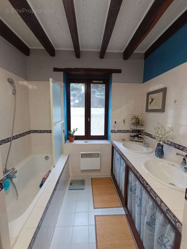 Maison à COUY