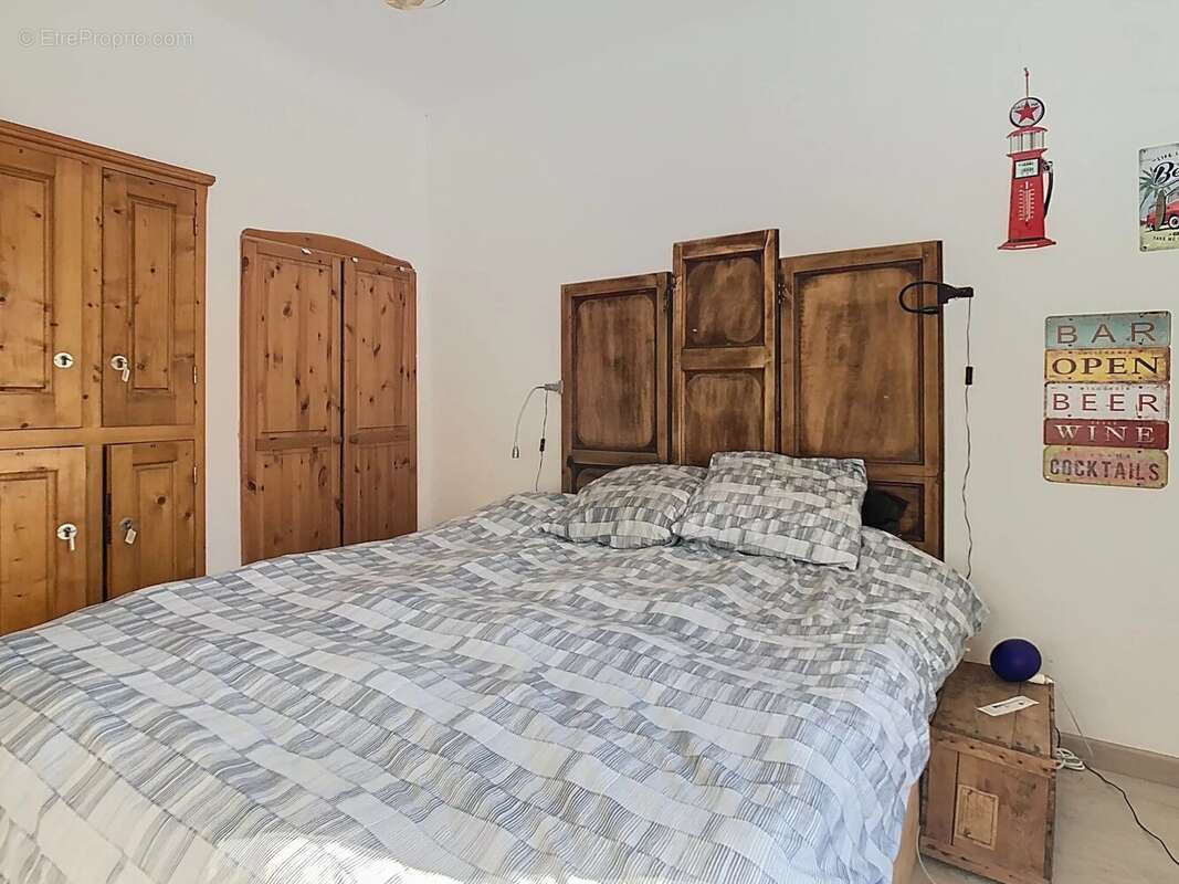 Maison 118m2 (F3 + Studio), jardin 400m2, cave. - photo 9