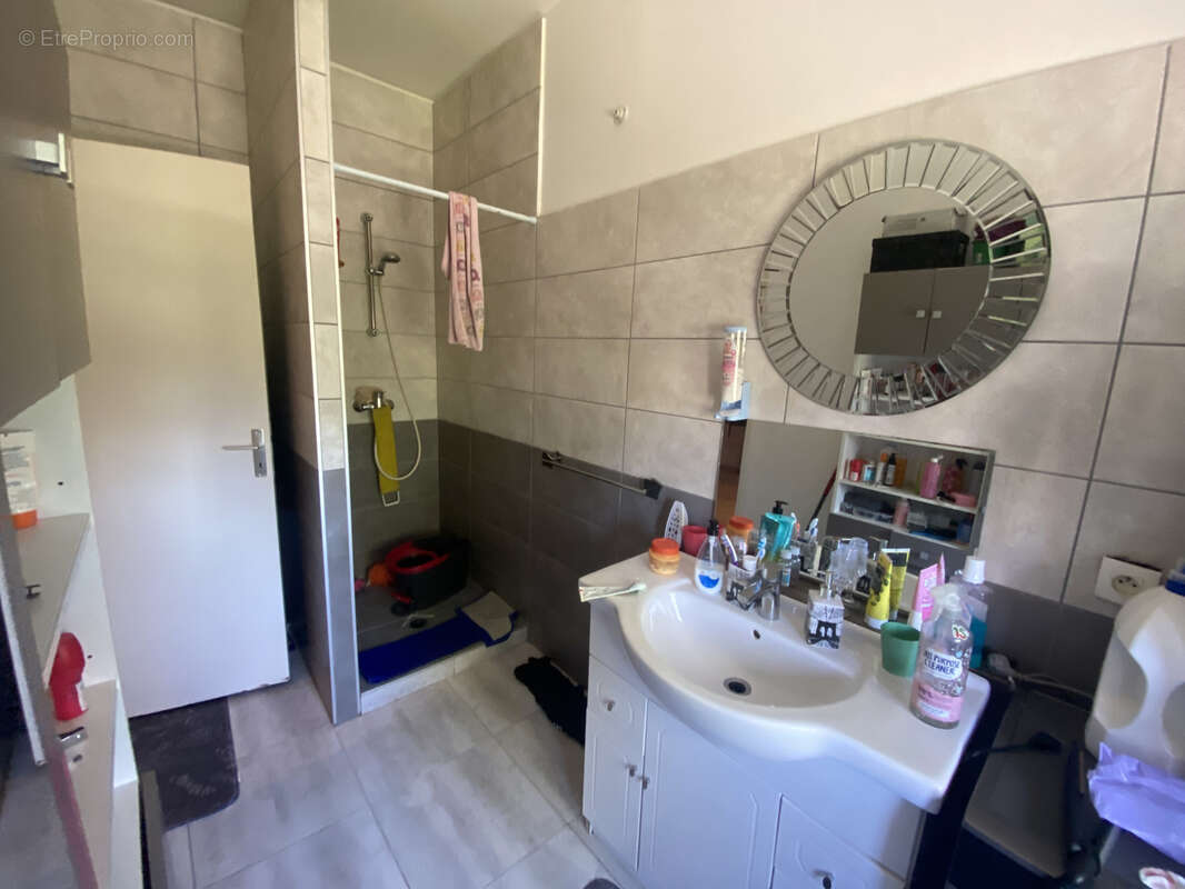 Appartement à ROCHE-LA-MOLIERE