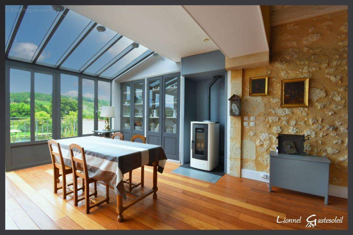 Maison de ville de caractère à vendre 3 à 4 chambres avec vue sur la Dordogne à SAINTE FOY LA GRANDE (33) - photo 3
