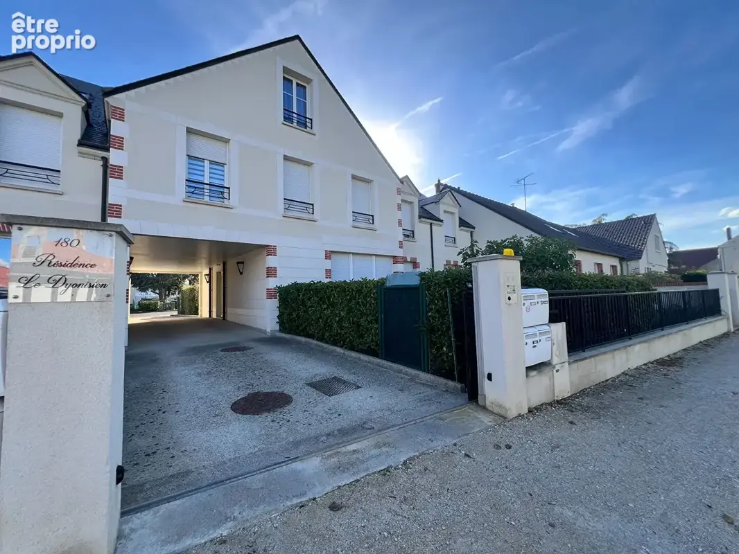 Appartement T2 bourg SAINT DENIS EN VAL avec parking - photo 9