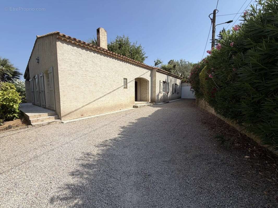 Figanières – maison avec piscine et vue panoramique - photo 13