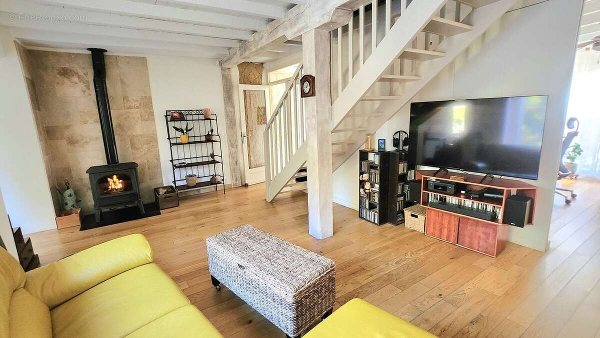 MAISON CHATEAU GOMBERT T4 / GARAGE / JARDIN 700 M² - Maison à MARSEILLE-13E