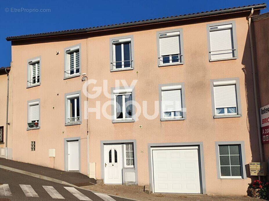 Appartement à NOIRETABLE