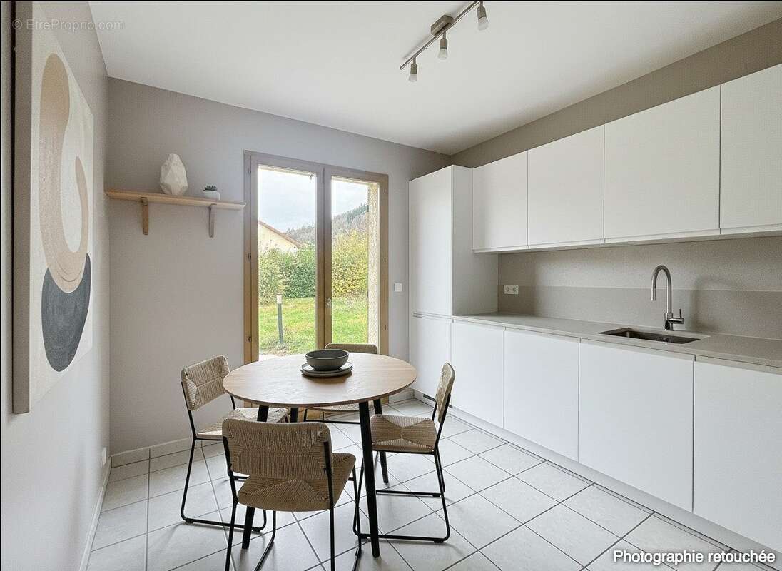 Colombe Maison individuelle  - Maison à COLOMBE