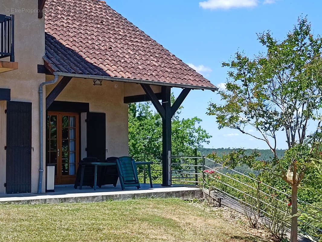 Elégante maison dans un beau cadre de vie. - photo 15