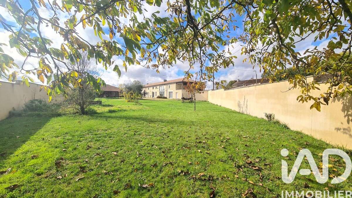 Photo 2 - Maison à LE ROCHEREAU