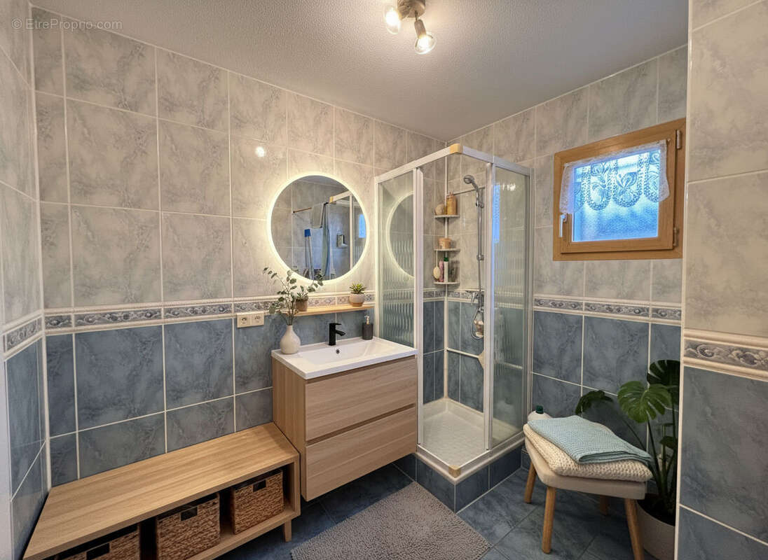 Appartement à ANGRESSE