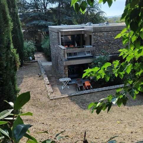 Appartement à BERRIAS-ET-CASTELJAU