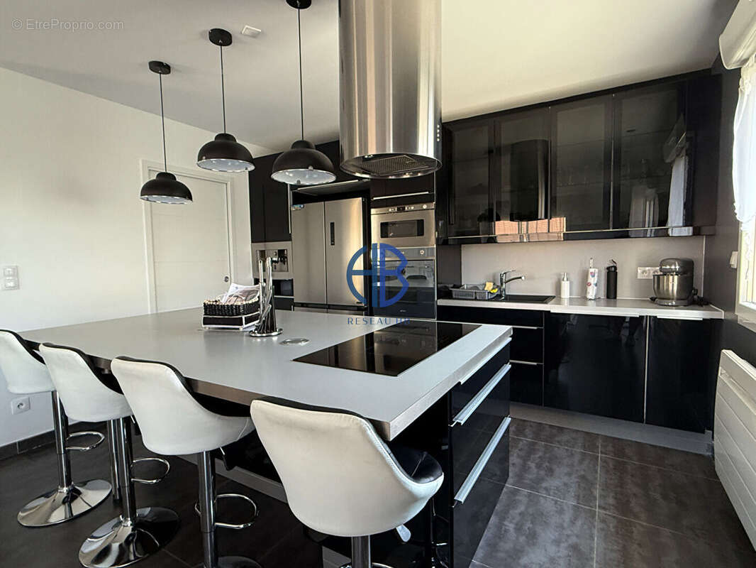 Appartement à SAINT-ETIENNE-DE-SAINT-GEOIRS