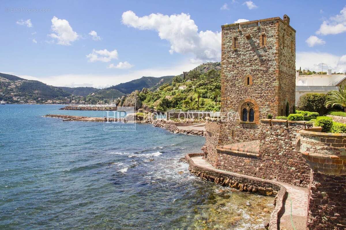 Appartement à MANDELIEU-LA-NAPOULE