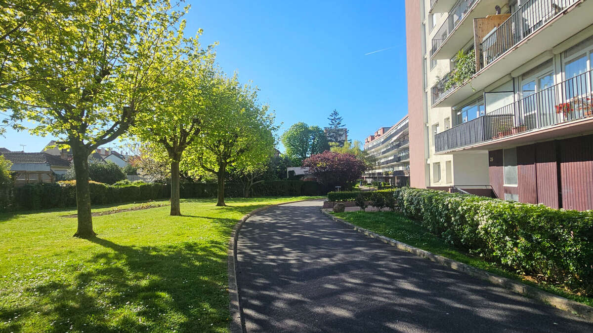 Appartement à HOUILLES