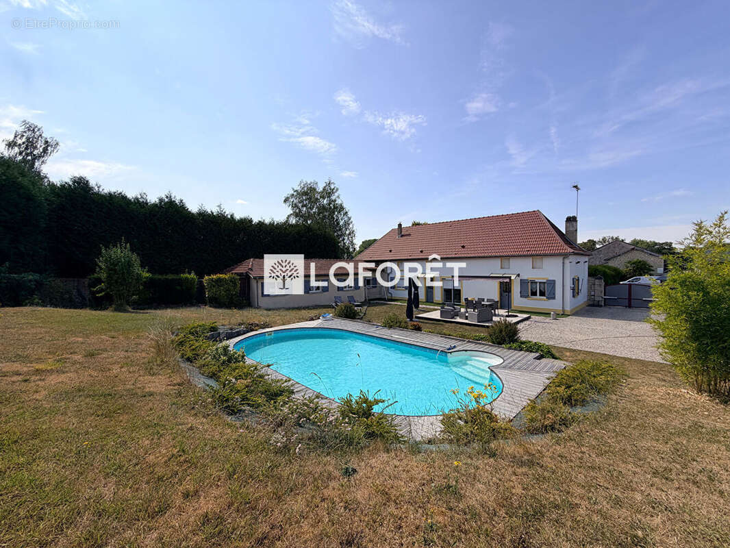 Maison de plain pied avec piscine - photo 13