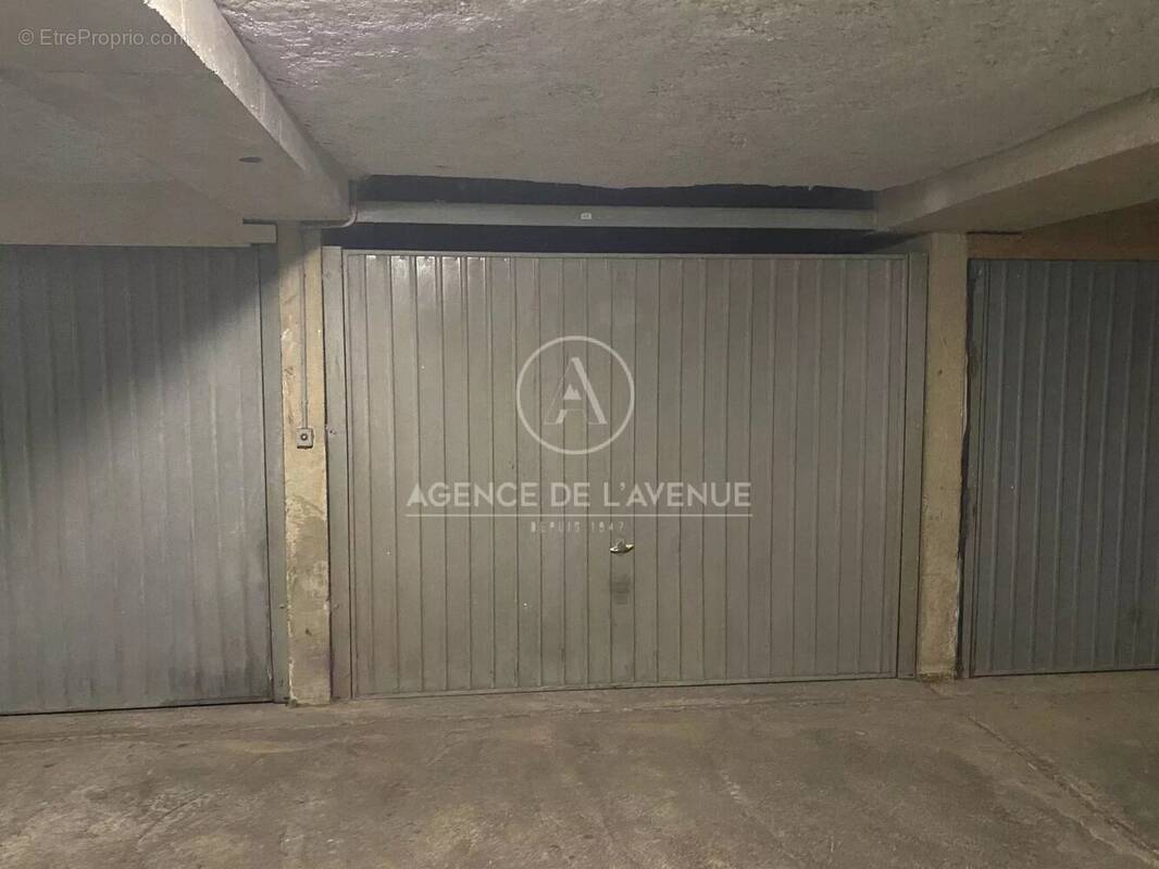 Parking à LA SEYNE-SUR-MER