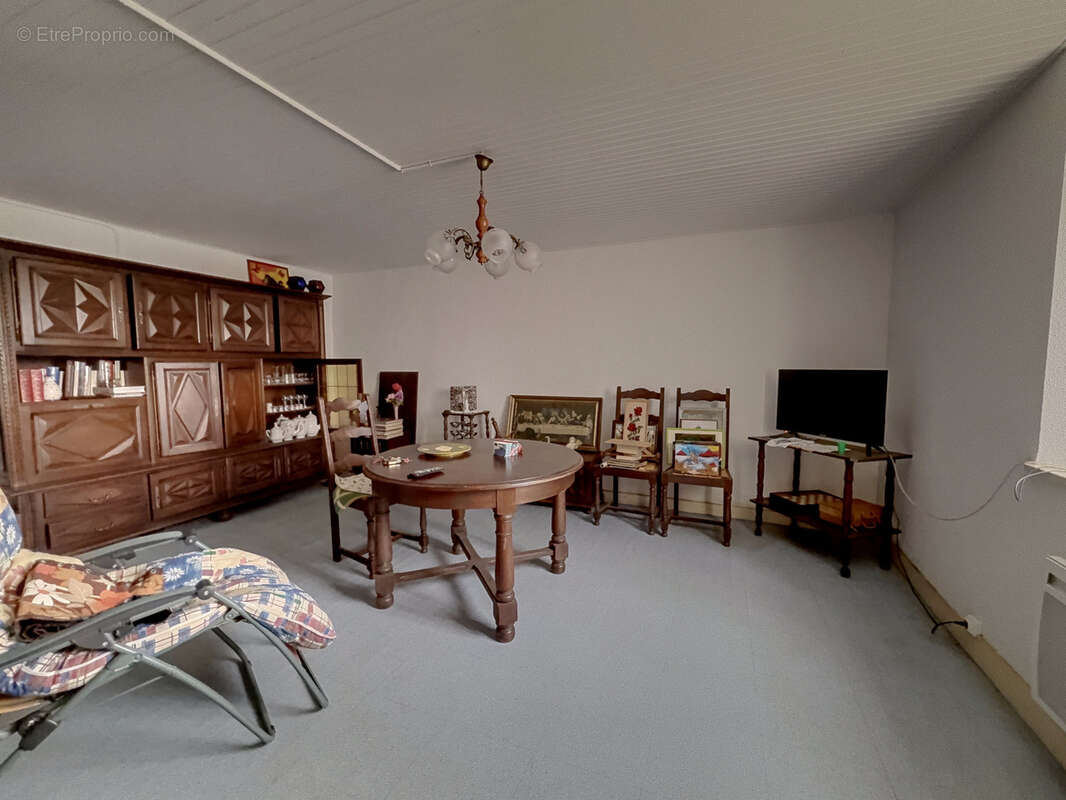 Maison à MONTECHEROUX