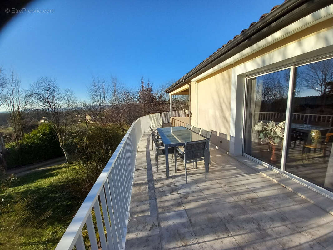 Maison à PUY-L'EVEQUE