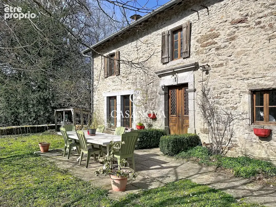 Domaine touristique avec gîtes et salle de réception sur 4 hectares dans les Hauts Cantons de l'Hérault - photo 4