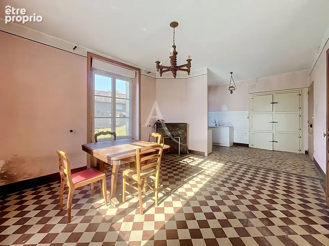 Propriété de caractère avec dépendance et 2,5 hectares ? Un beau potentiel à révéler ! - photo 6