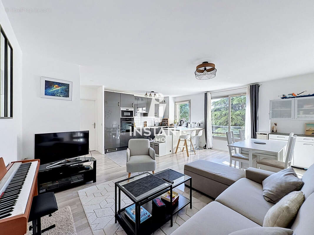 Appartement à CHARENTON-LE-PONT
