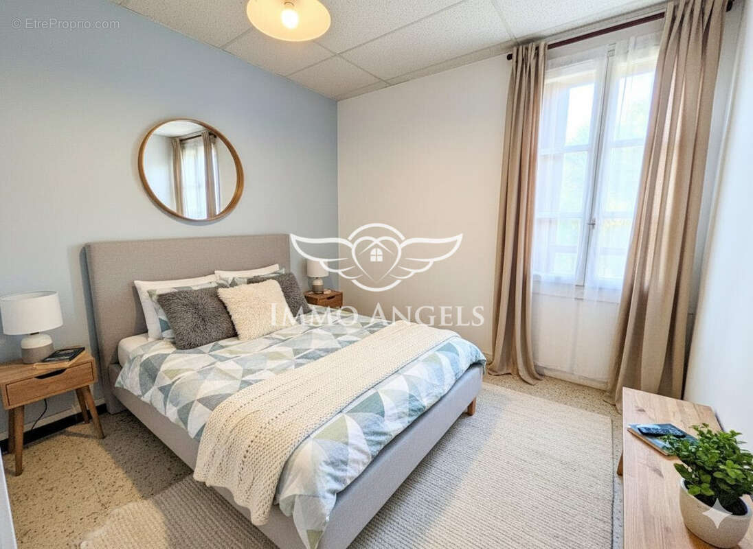 Appartement à VIC-LA-GARDIOLE
