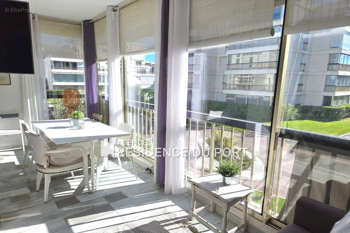 Appartement à MANDELIEU-LA-NAPOULE