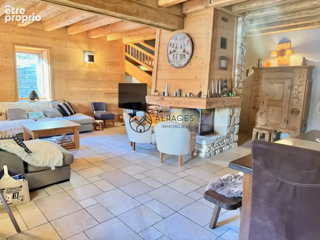 Photo Maison à Vars au prix de 990 000€