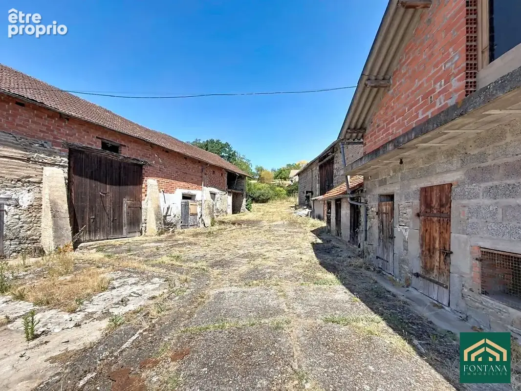 Maison 7 pièces 143 m² à vendre à Saint-Sylvestre-Pragoulin (63310) - photo 3