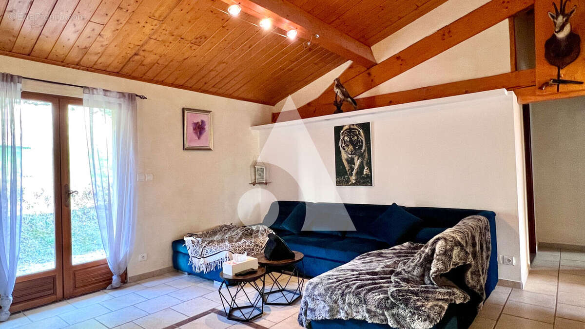 Maison à BELLEGARDE-SUR-VALSERINE