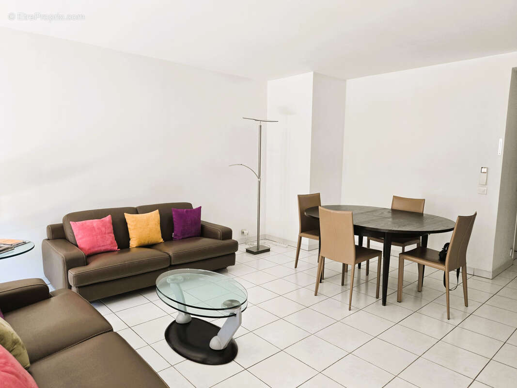 Appartement à MARSEILLE-8E