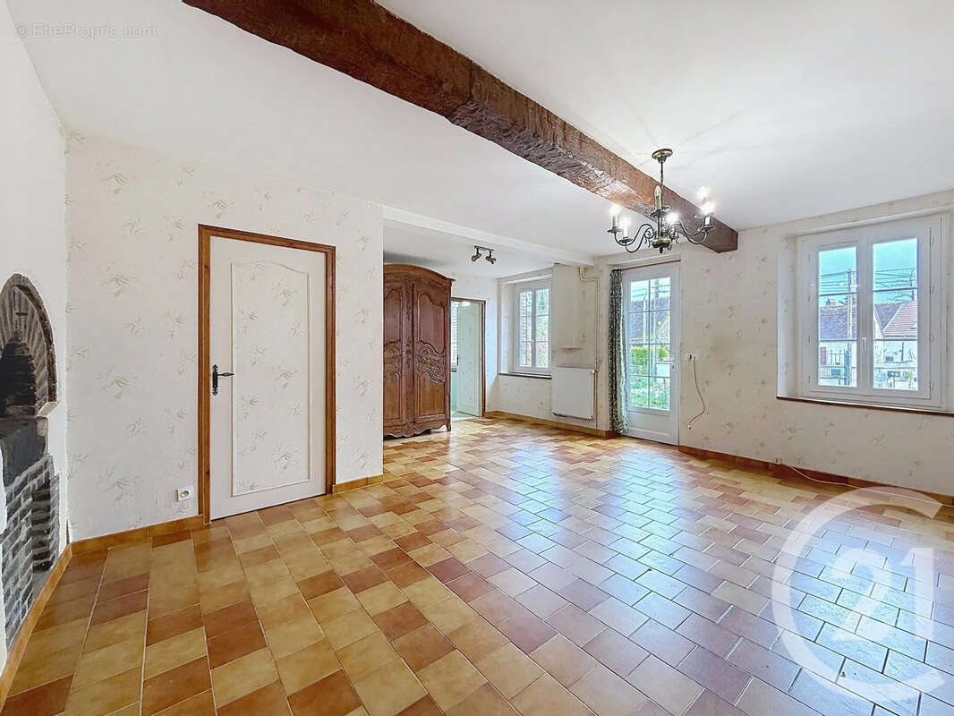 Maison à MELZ-SUR-SEINE