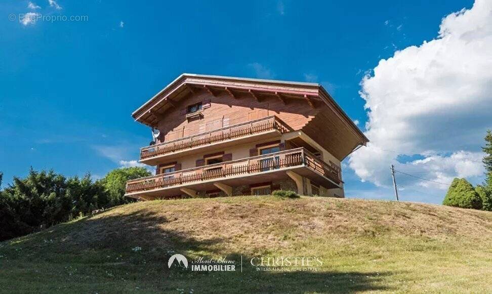 Maison à NOTRE-DAME-DE-BELLECOMBE