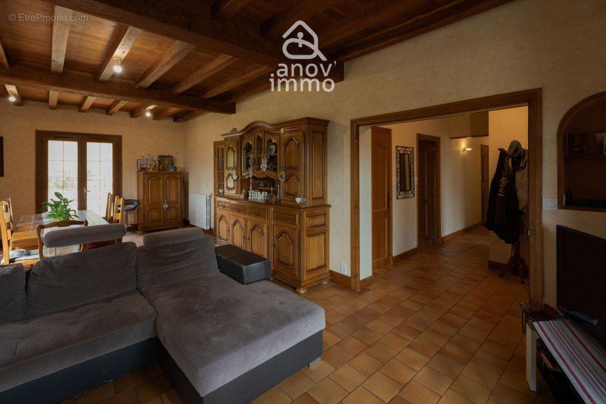 Mornac centre, maison sur sous sol avec appartement independ - photo 6