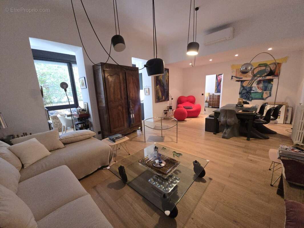 Appartement à MARSEILLE-6E