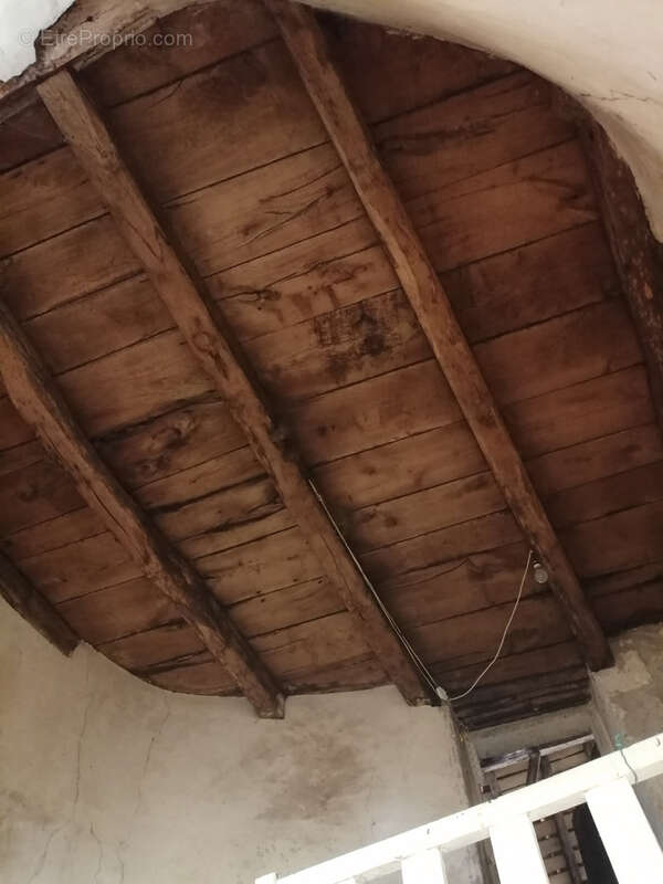Maison à LA ROCHEBEAUCOURT-ET-ARGENTINE