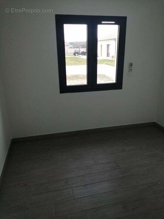 Maison à SAINTE-AGATHE-LA-BOUTERESSE