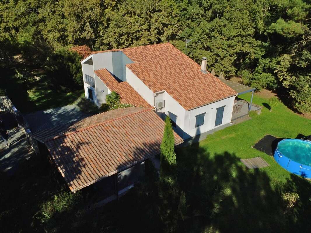 Maison à SAINT-AUBIN-DE-LANQUAIS